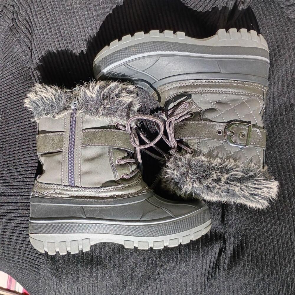 Unbranded Grey and Black Boots